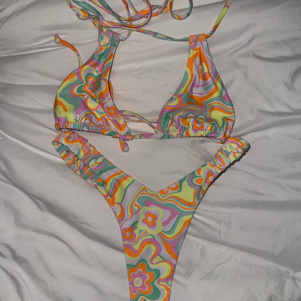 Kulani Kinis scuba aruba bikini